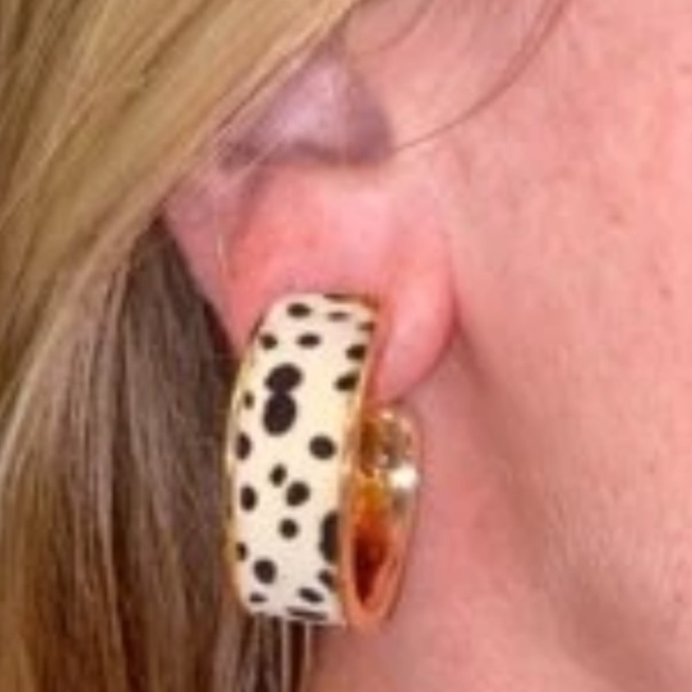 NWOT Polka Dot Cuff Hoop Earrings - Picture 2 of 4